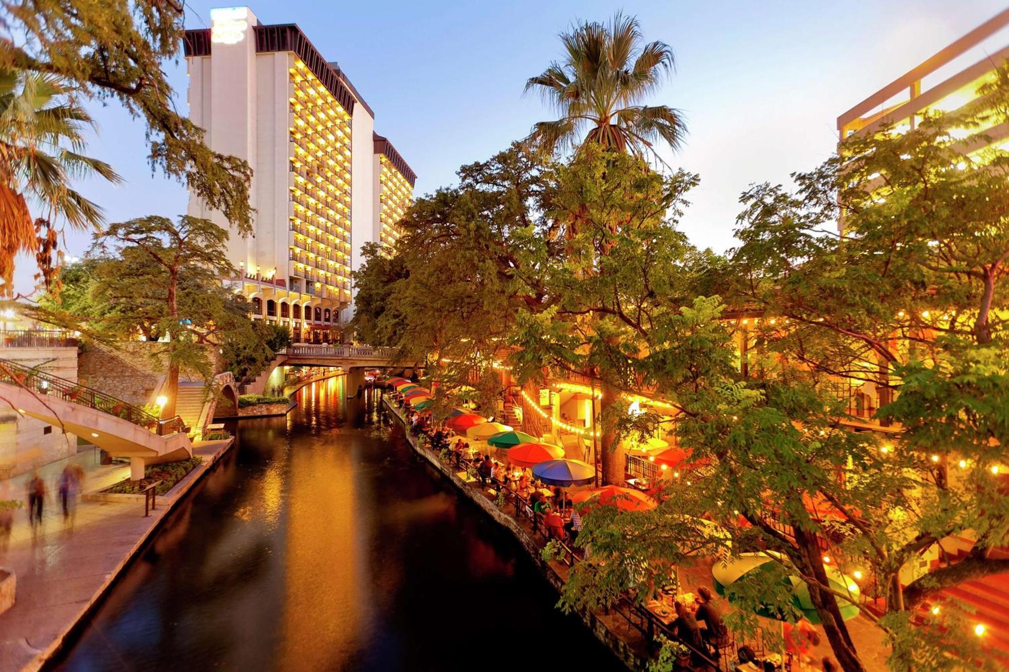 Hilton Palacio Del Rio Hotel San Antonio Exterior photo